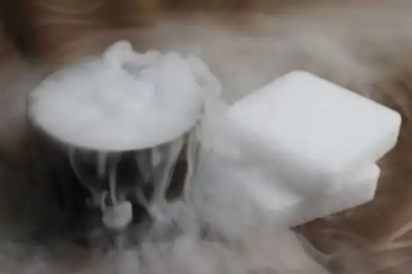 人吃了干冰之后會(huì)怎么樣